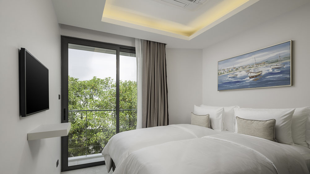 Surin Seaview Villa - Relaxing guest bedroom 1